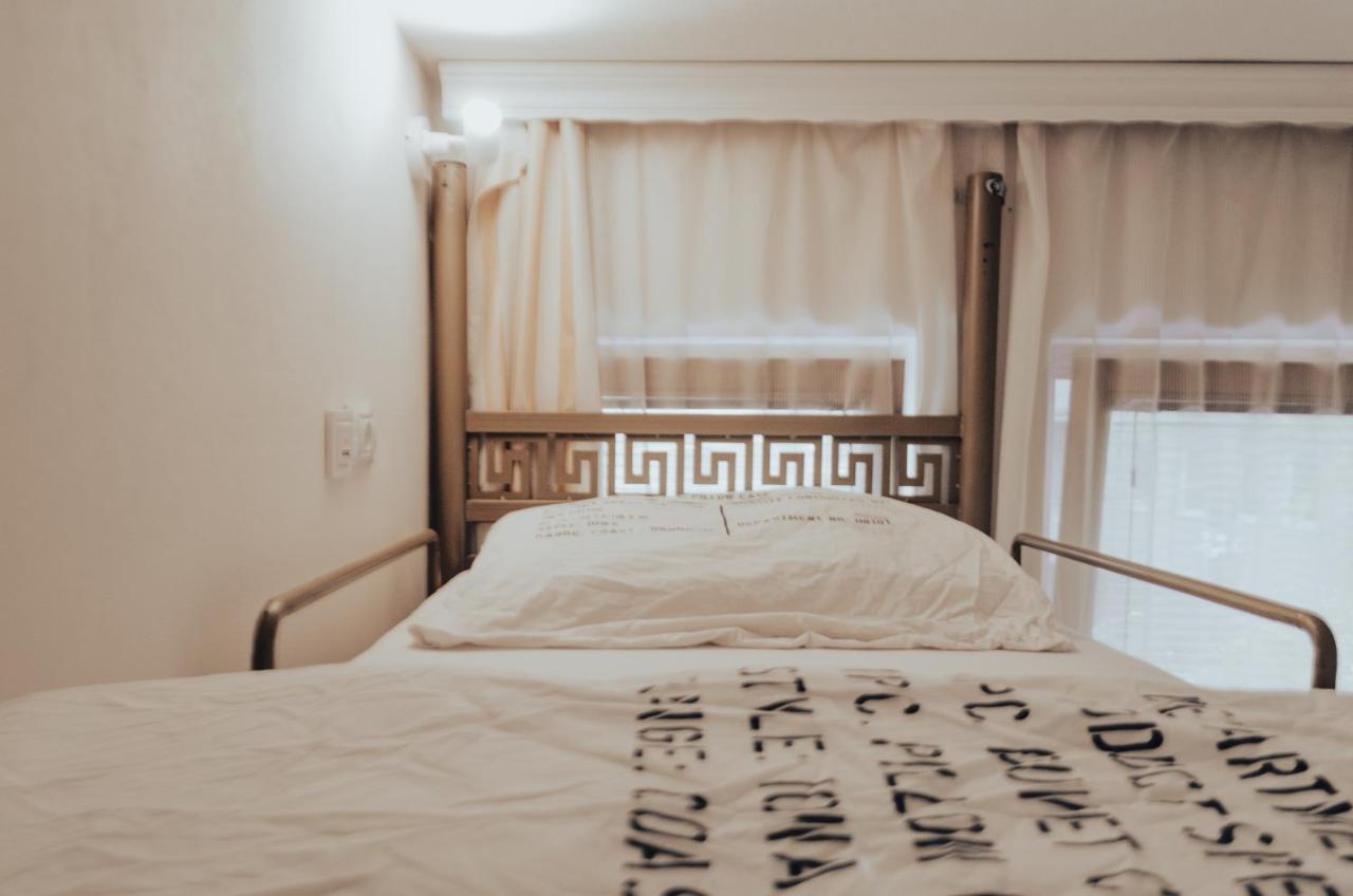 Oda Hostel Pristina Extérieur photo