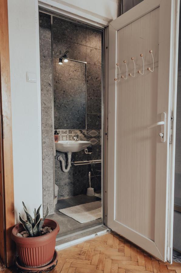 Oda Hostel Pristina Extérieur photo