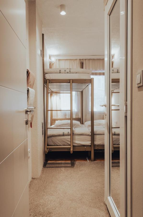 Oda Hostel Pristina Extérieur photo