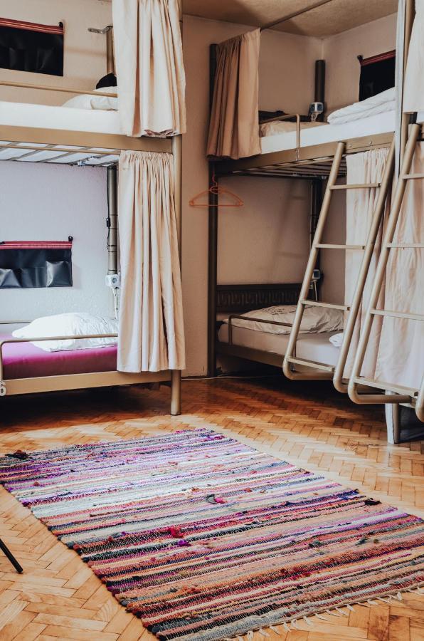 Oda Hostel Pristina Extérieur photo